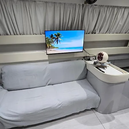 بوتيل In Boat *